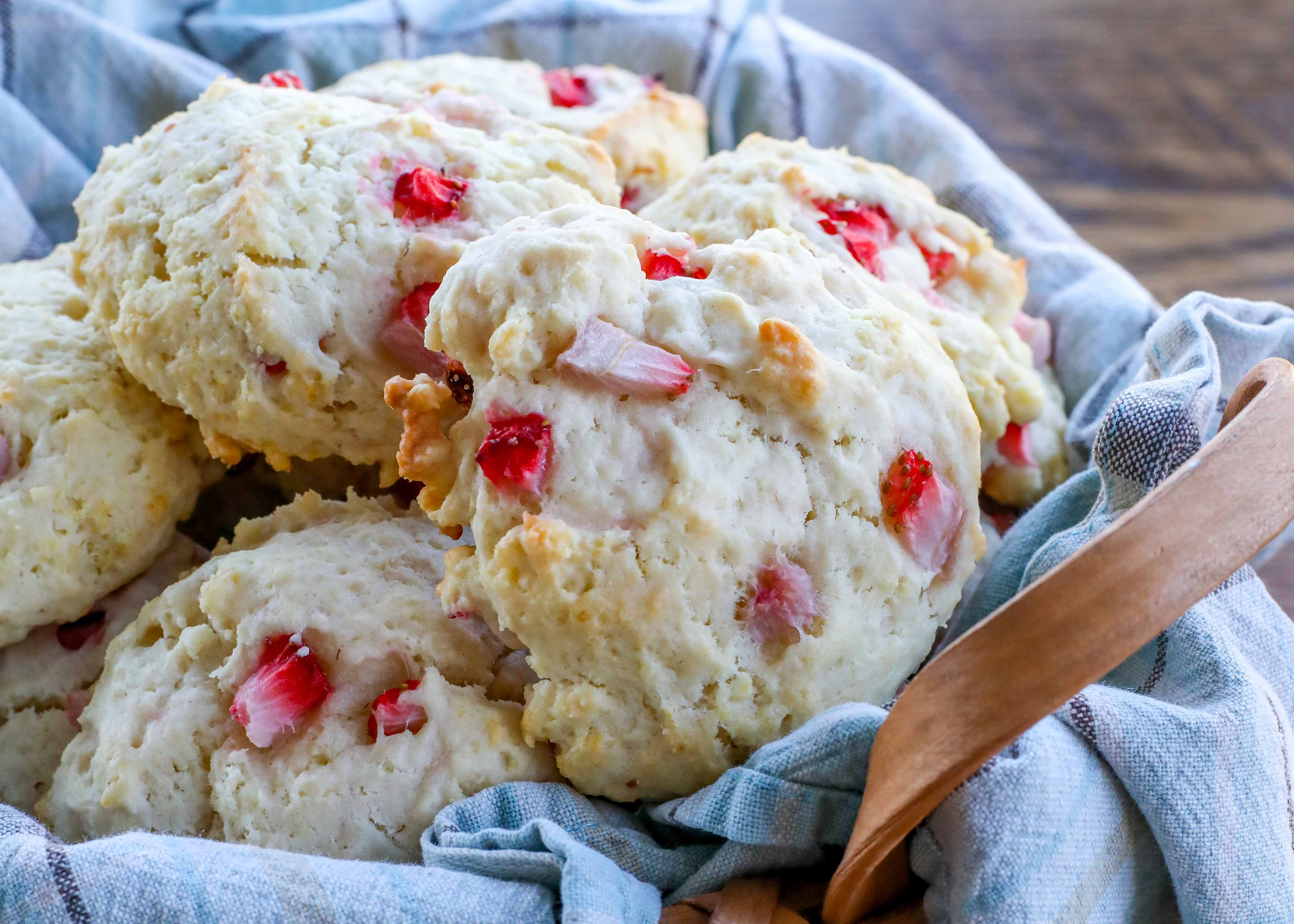 Effortless Strawberry Cream Biscuits: Your Easiest Sweet Treat